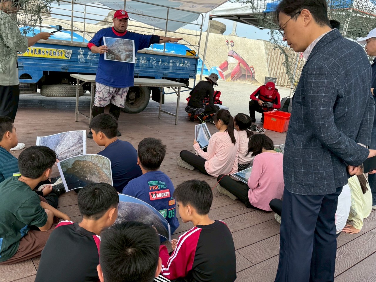 1140526海洋在地守護計畫學生水下浮潛觀察鈕扣珊瑚活動