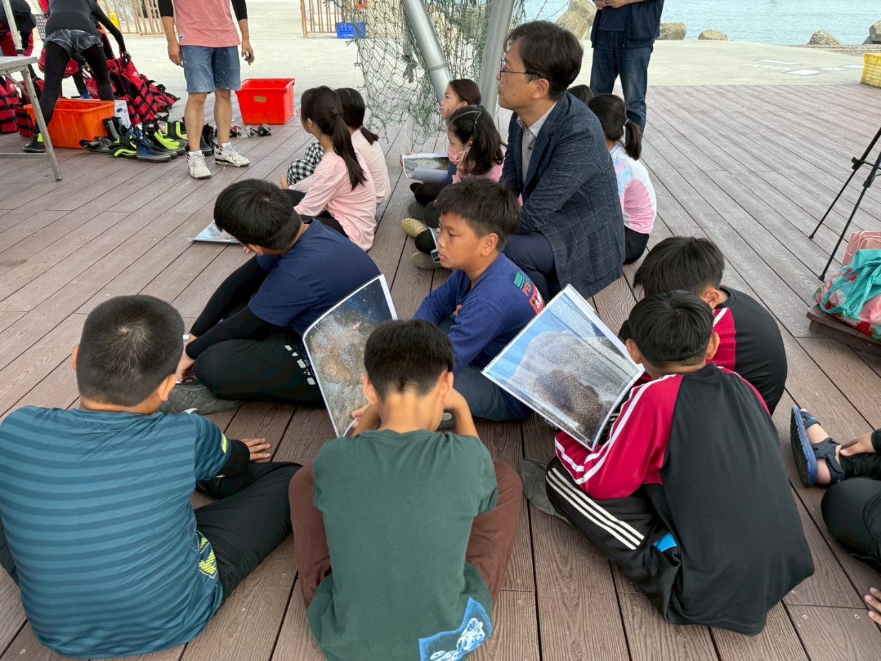 1140526海洋在地守護計畫學生水下浮潛觀察鈕扣珊瑚活動